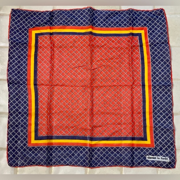 Vintage 1970s 100% Silk DANIEL LA FORET 20” x 20” Scarf Bandanna Kerchief Wrap - Picture 10 of 12
